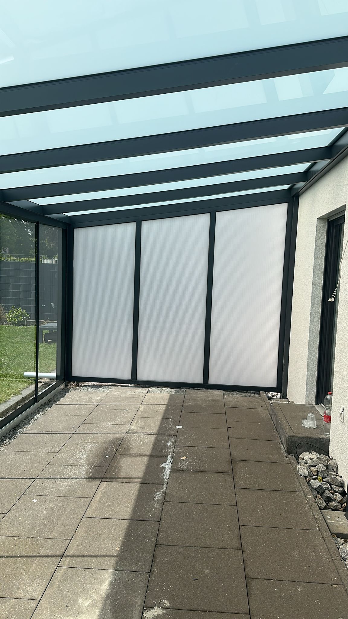 Rollläden und Sonnenschutz am Haus